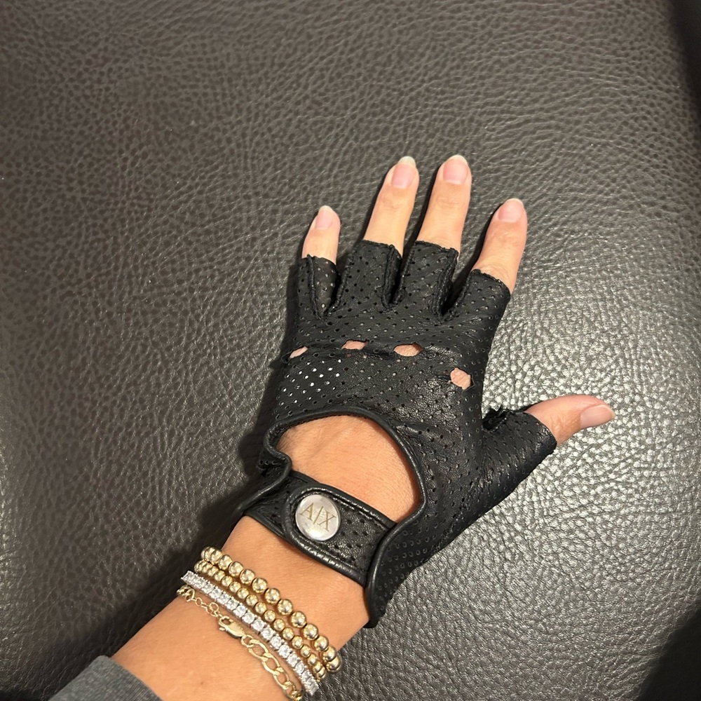 Armani Exchanges Leather Gloves, Excellent Condit… - image 4